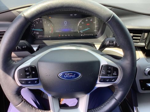 Used 2022 Ford Explorer XLT w/ Equipment Group 202A image 15