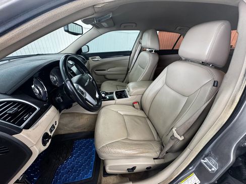 Used 2014 Chrysler 300 image 10