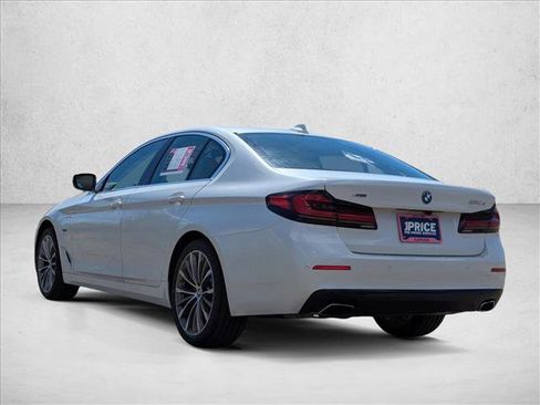 Used 2022 BMW 530e xDrive w/ Premium Package AWD/4WD image 7