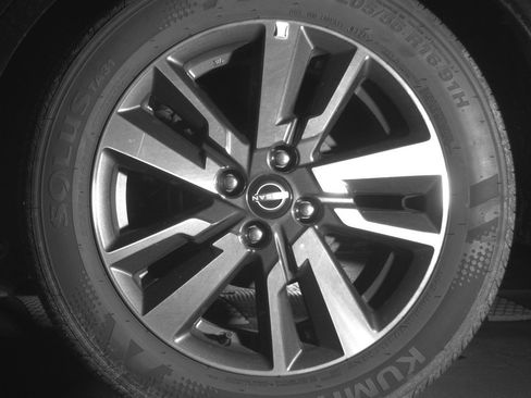 Used 2025 Nissan Versa SV image 14