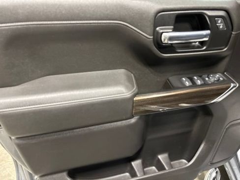 Used 2022 Chevrolet Silverado 1500 LT AWD/4WD image 14