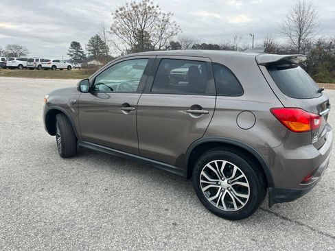 Used 2018 Mitsubishi Outlander Sport ES image 5