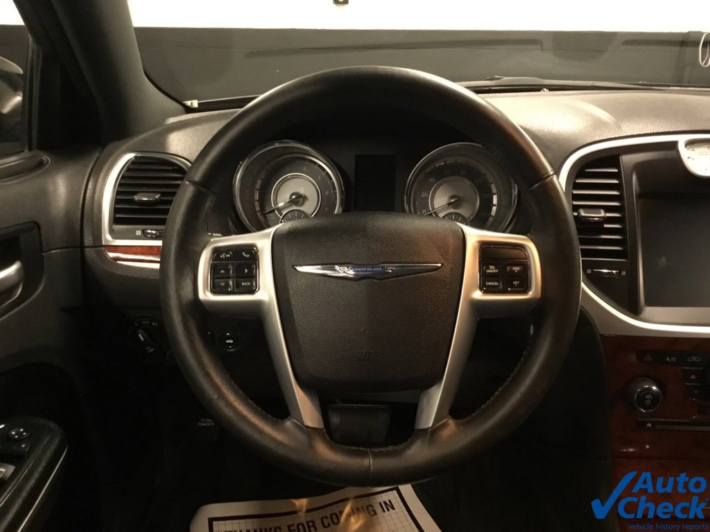 Used 2013 Chrysler 300 AWD w/ Driver Convenience Group image 44
