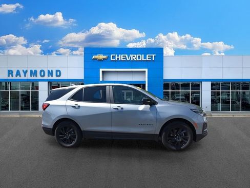 Used 2024 Chevrolet Equinox LS w/ LS Convenience Package AWD/4WD image 2
