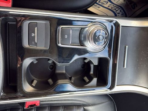 Used 2020 Ford Edge SEL image 14