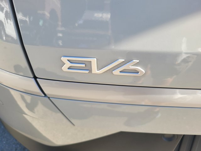 Used 2024 Kia EV6 Light RWD image 7