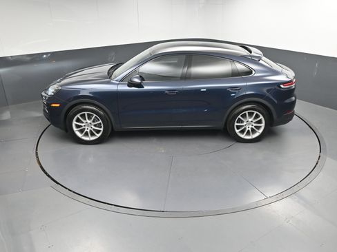 Certified 2024 Porsche Cayenne Coupe image 35