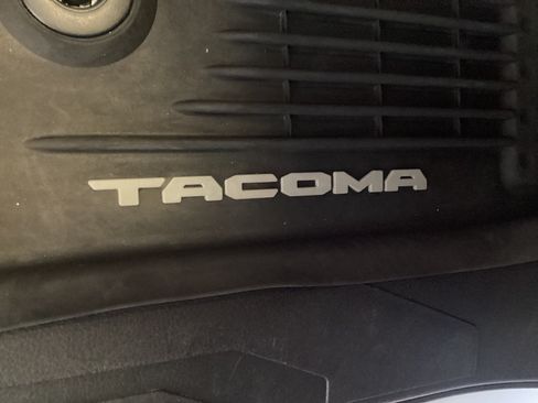 Used 2019 Toyota Tacoma SR5 AWD/4WD image 59