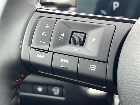New 2026 Nissan Kicks SR FWD image 11