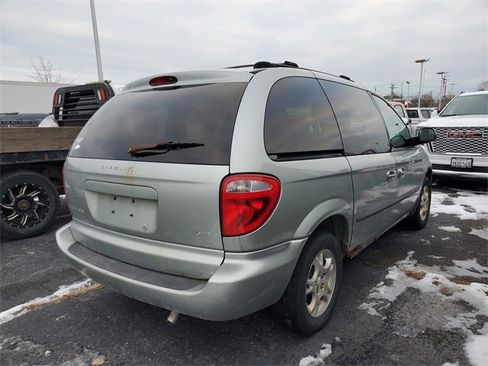 Used 2004 Dodge Caravan SXT w/ Popular Equipment Group image 3