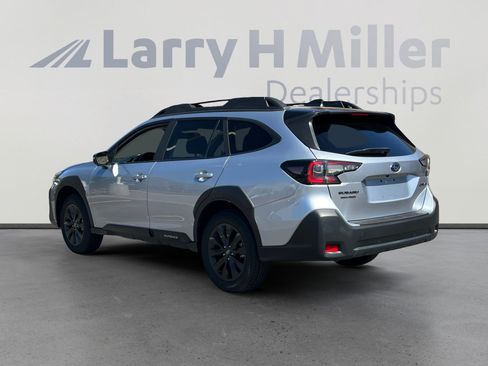 Used 2025 Subaru Outback Onyx Edition AWD/4WD image 3