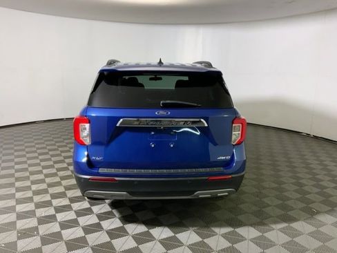 Used 2022 Ford Explorer XLT w/ Equipment Group 202A AWD/4WD image 9