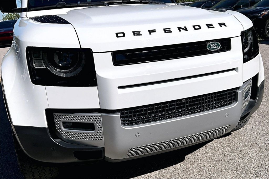 Used 2021 Land Rover Defender 110 S AWD/4WD image 39