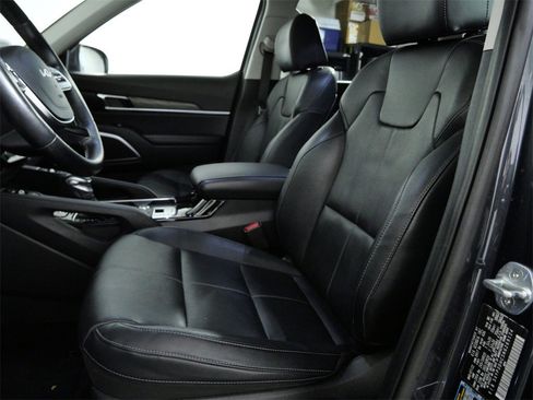 Used 2022 Kia Telluride EX w/ EX Premium Package image 18