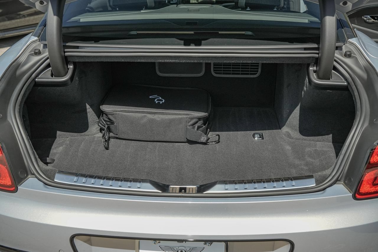 Certified 2025 Bentley Flying Spur Plug-In Hybrid AWD/4WD image 46