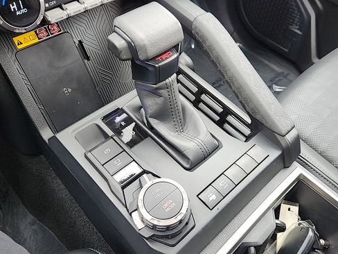 Used 2024 Toyota Tacoma TRD Sport image 16