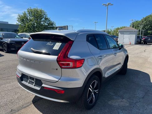 Used 2023 Volvo XC40 B5 Core AWD/4WD image 5