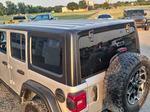 Used 2023 Jeep Wrangler Unlimited Rubicon 4xe AWD/4WD image 11