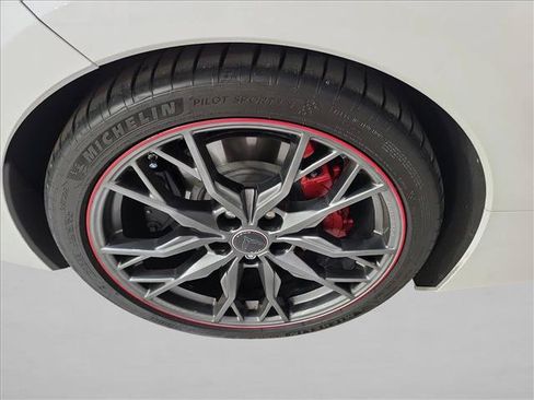 Used 2023 Chevrolet Corvette Stingray Premium Conv w/ Z51 Performance Package RWD image 12