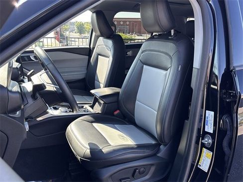 Certified 2023 Ford Explorer XLT w/ Equipment Group 202A image 3