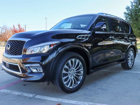 Used 2017 INFINITI QX80 2WD w/ Driver Assistance Package image 3