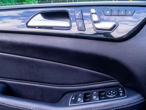 Used 2019 Mercedes-Benz GLE 400 4MATIC image 18