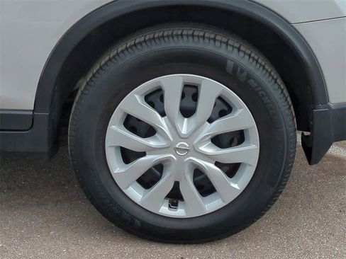 Used 2017 Nissan Rogue S image 12