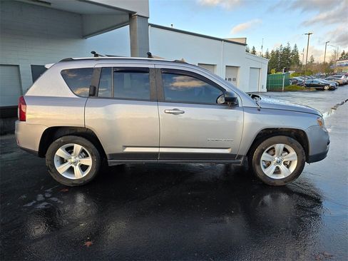 Used 2016 Jeep Compass Sport w/ Power Value Group image 3