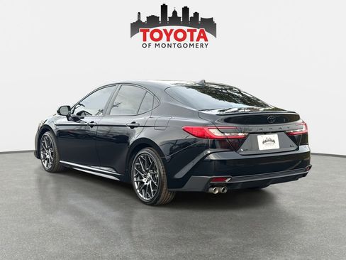 Used 2025 Toyota Camry XLE image 6