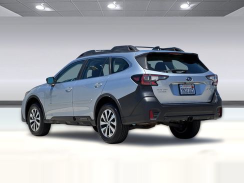 Used 2020 Subaru Outback AWD/4WD image 3