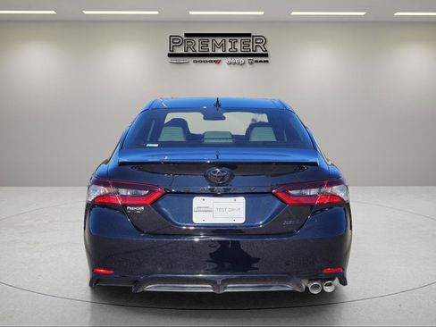 Used 2024 Toyota Camry SE image 10