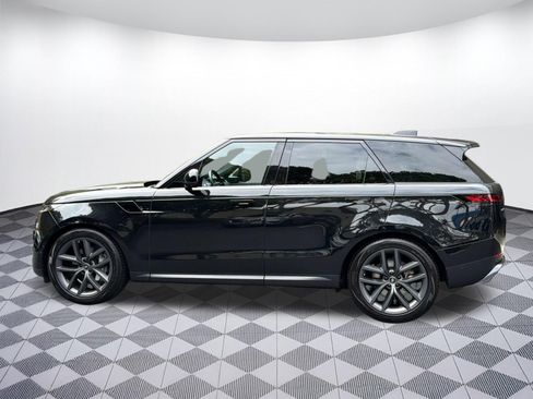 Used 2025 Land Rover Range Rover Sport SE AWD/4WD image 2