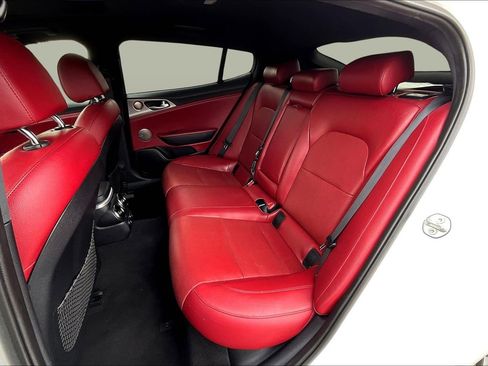 Used 2018 Kia Stinger GT1 image 26