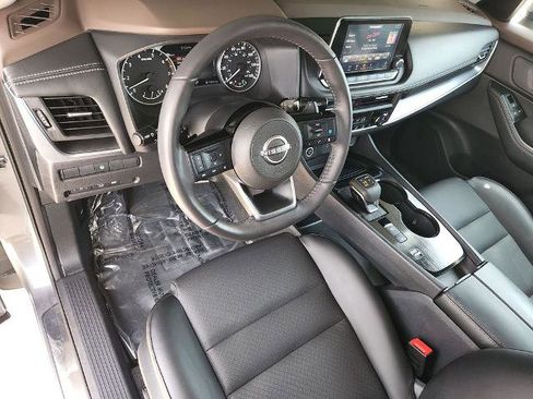 Certified 2023 Nissan Rogue SV w/ SV Premium B Package FWD image 11