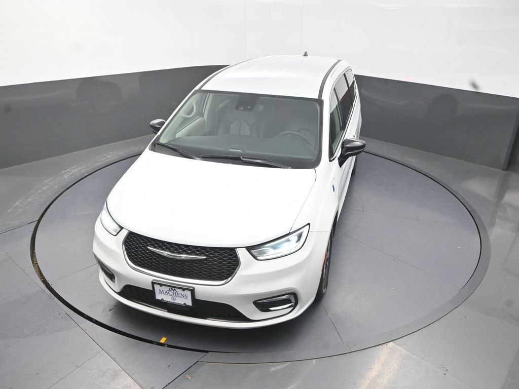 Used 2024 Chrysler Pacifica Limited FWD image 15