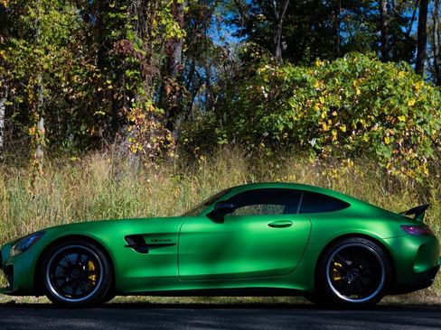 Used 2018 Mercedes-Benz AMG GT R image 11