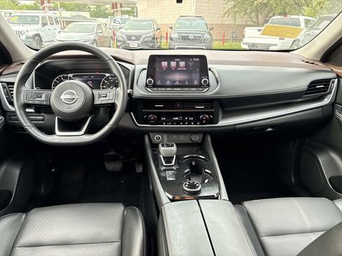 Certified 2023 Nissan Rogue SV w/ SV Premium B Package AWD/4WD image 16
