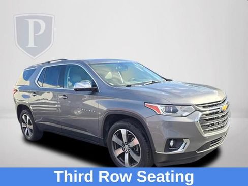 Used 2019 Chevrolet Traverse LT w/ LT Premium Package FWD image 2