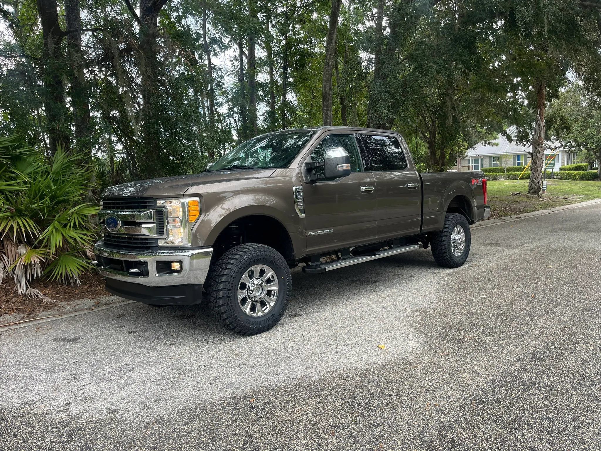 Used 2017 Ford F350 XLT w/ XLT Premium Package AWD/4WD image 8