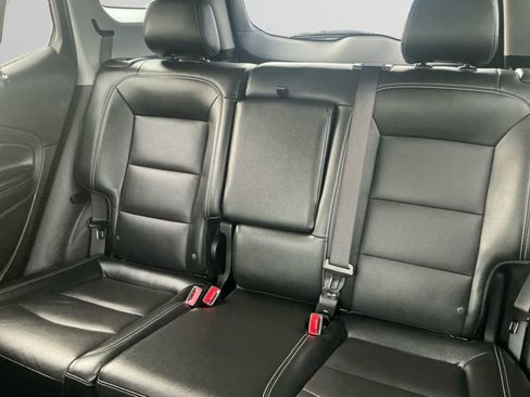 Used 2024 GMC Terrain SLT image 13