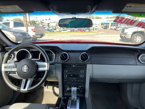 Used 2008 Ford Mustang Deluxe Convertible image 15