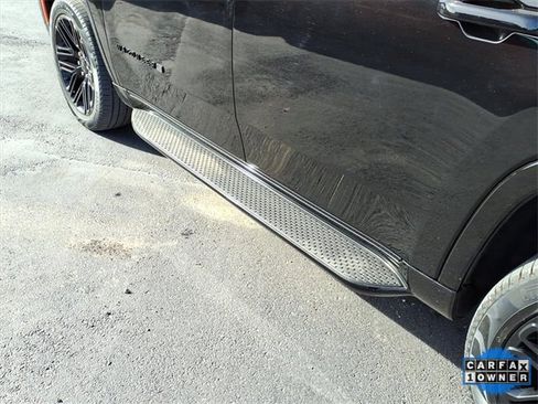 Used 2024 Jeep Wagoneer Series II image 19