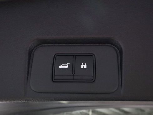 Certified 2025 Nissan Rogue SV image 20