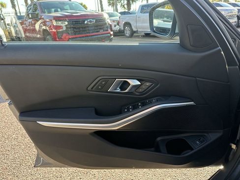 Used 2025 BMW 330i Sedan image 31
