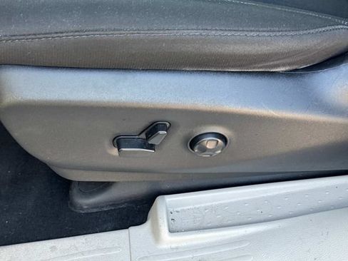 Used 2023 Chrysler Voyager LX FWD image 28