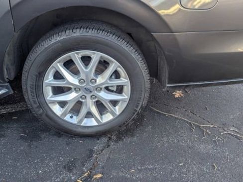 Used 2021 Ford Expedition Max XLT image 10