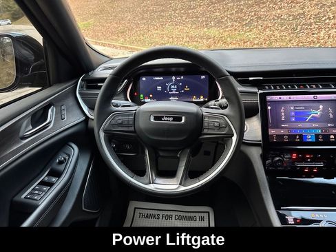 Used 2024 Jeep Grand Cherokee Limited w/ Luxury Tech Group II image 17