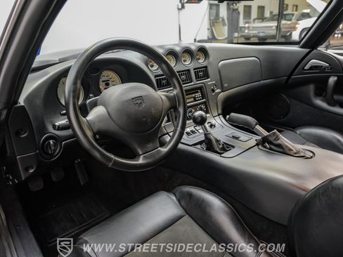 Used 2002 Dodge Viper GTS image 4