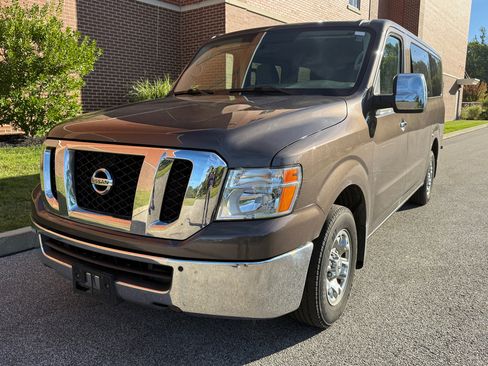 Used 2018 Nissan NV 3500 SV w/ Navigation Package image 1