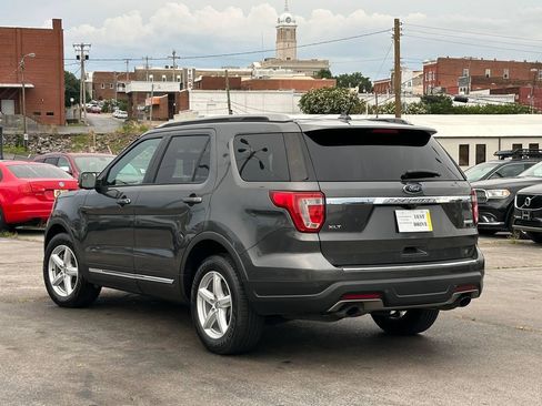 Used 2018 Ford Explorer XLT w/ Equipment Group 202A FWD image 4